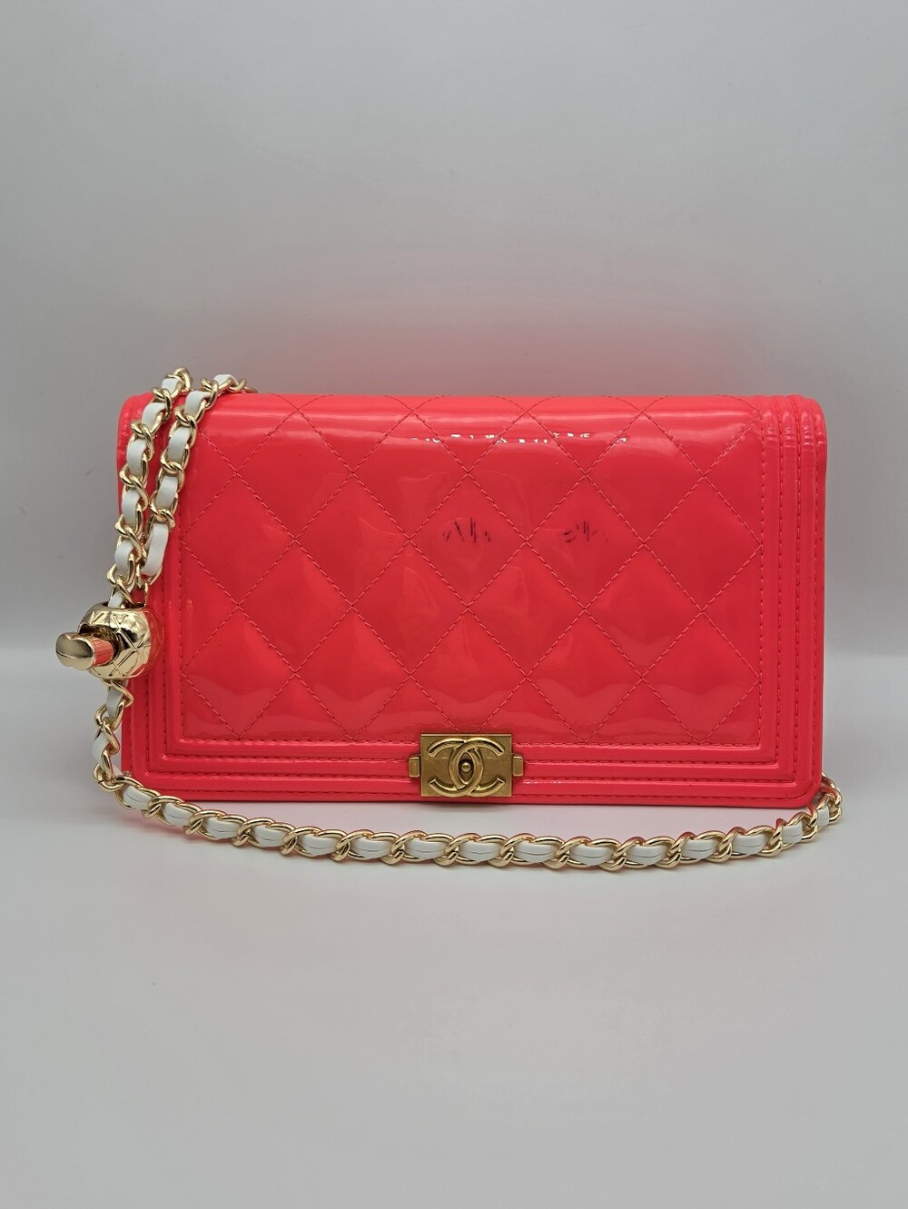 ❤️CHANEL Autentic Boy Quilted Patent Bi-Fold Leather Wallet❤️